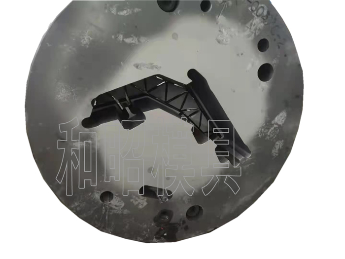 工業(yè)型材模具4.jpg
