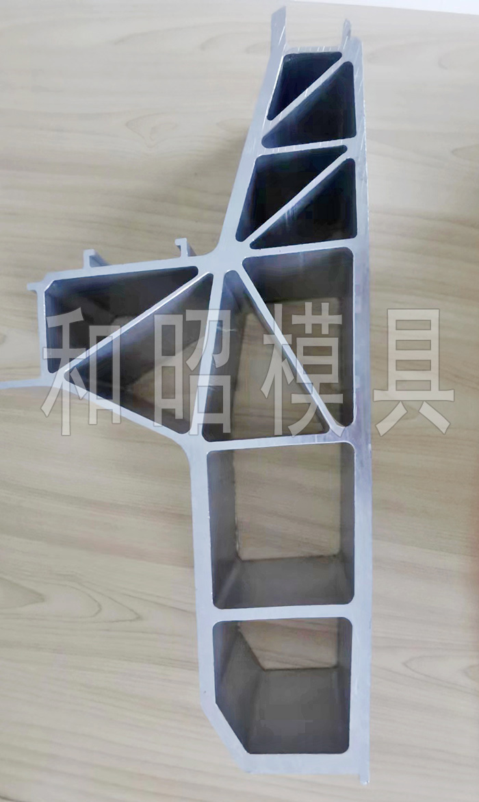 高鐵型材模具-.jpg